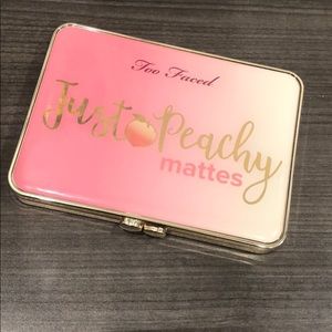 Too faced just peachy mattes pallet
